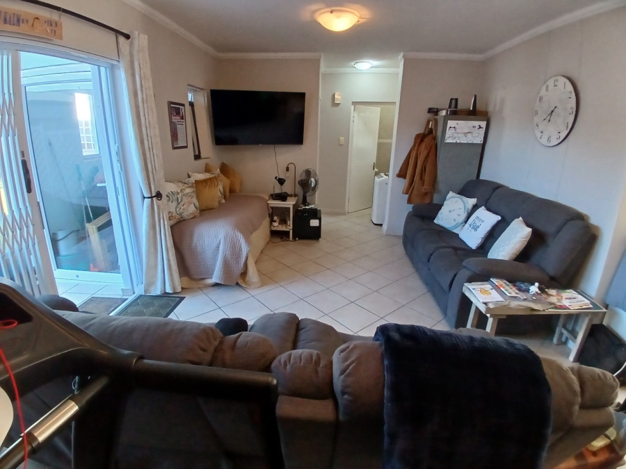 1 Bedroom Property for Sale in Reebok Western Cape